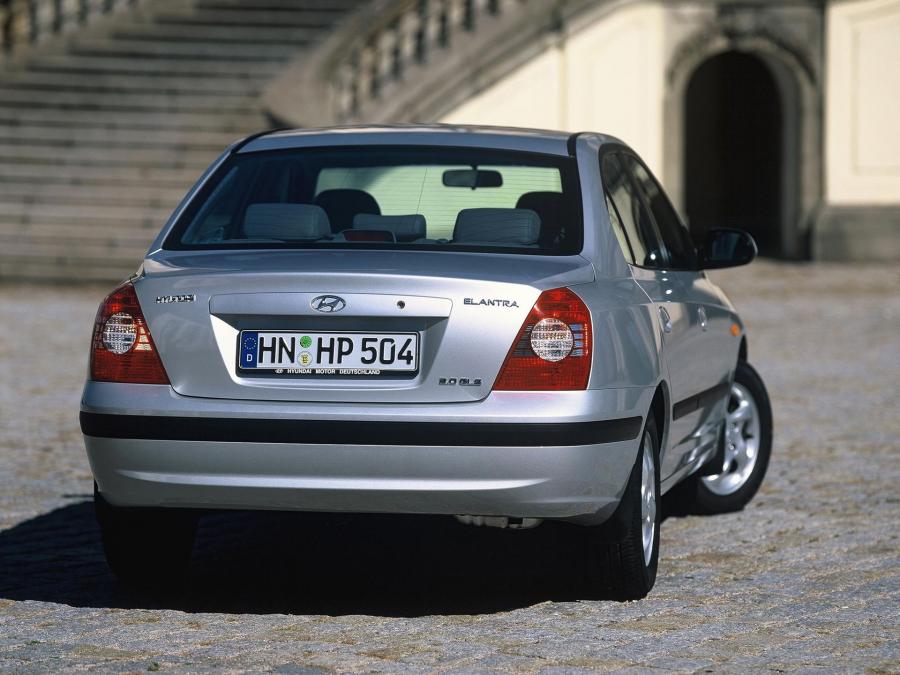  Hyundai Elantra Sedan 2003 года  (фото 13 из 15)